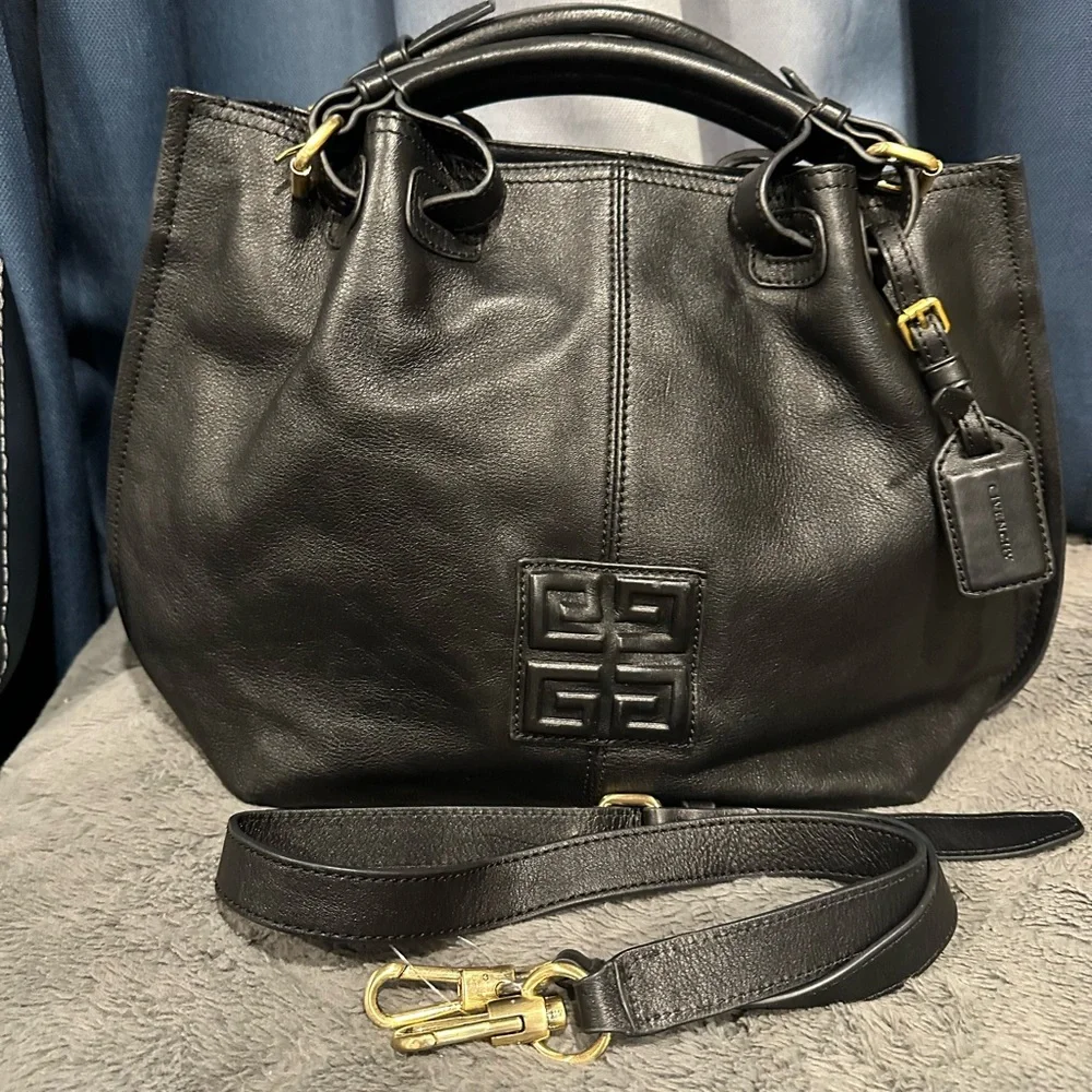 GIVENCHY Elegant Black Leather Handbag - Picture 5 of 6